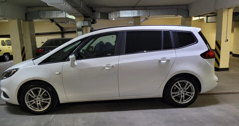 Opel Zafira cena 47900 przebieg: 150000, rok produkcji 2017 z Zgierz małe 92